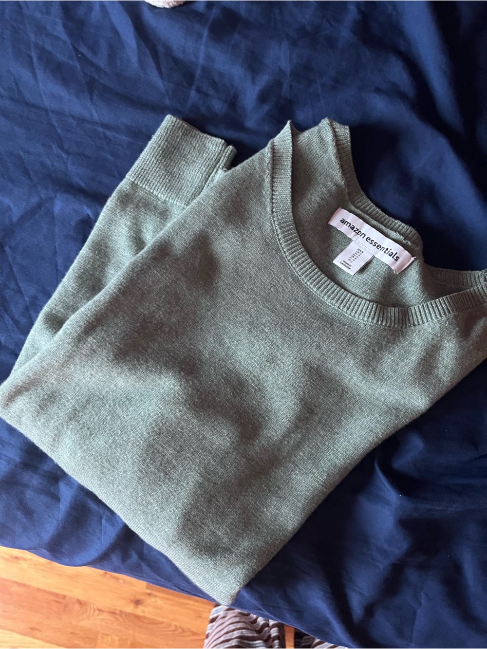 Amazon Essentials long sleeve crew neck sweater